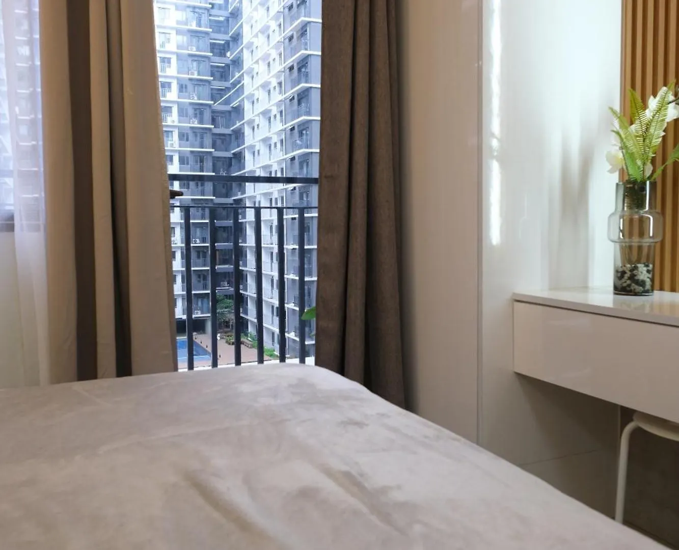 Staycation Near Mall Of Asia, Condotel With King Bed Manila Philippines