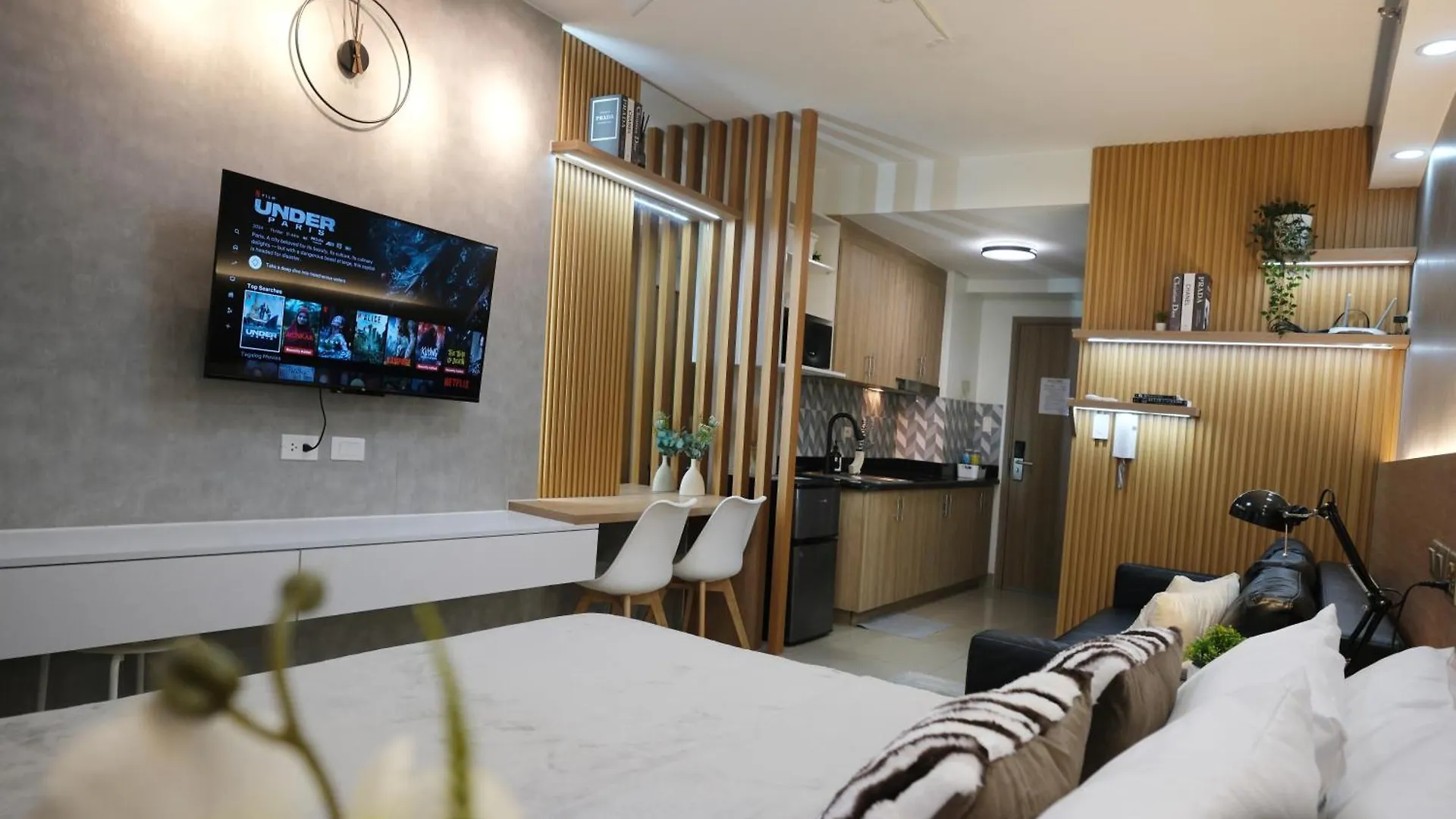Apartment Staycation Near Mall Of Asia, Condotel With King Bed Manila